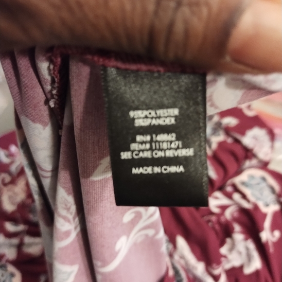 Torrid Wms Burguy Floral Flutter Sleeves Elastic Waist Vneck Skates Dress Sz 3 - Picture 6 of 11